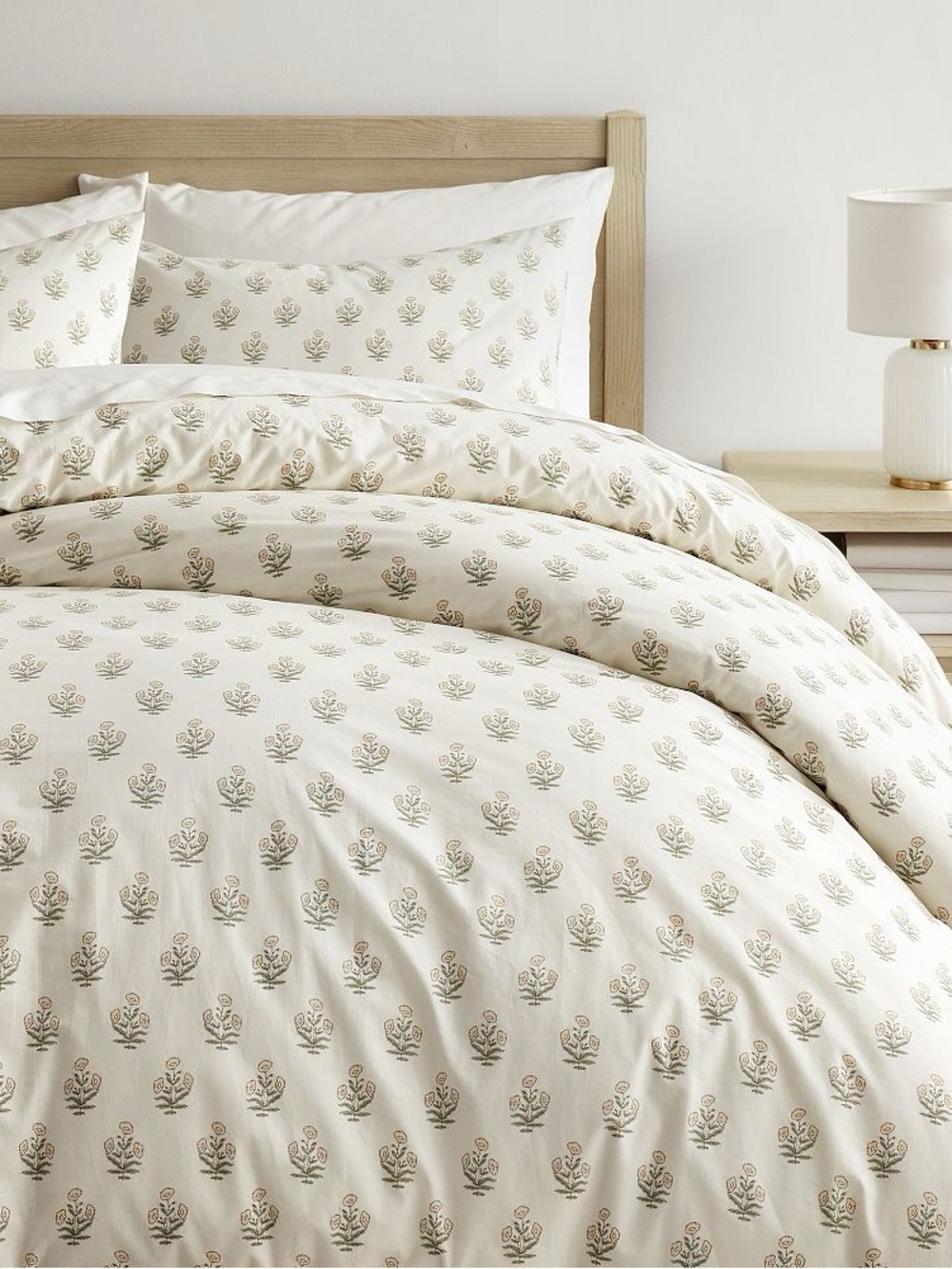 Pottery Barn Flower Duvet, Sheet, and Insert Set for Twin/Twin XL Bed